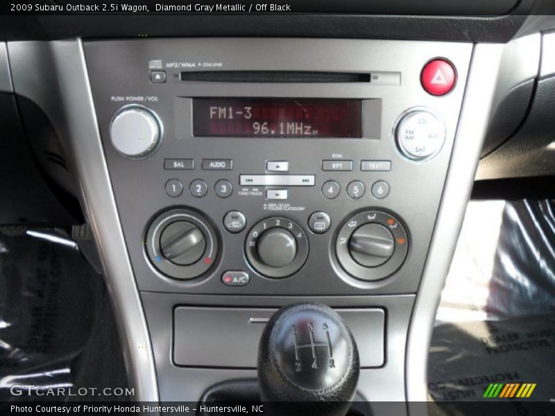 Diamond Gray Metallic / Off Black 2009 Subaru Outback 2.5i Wagon