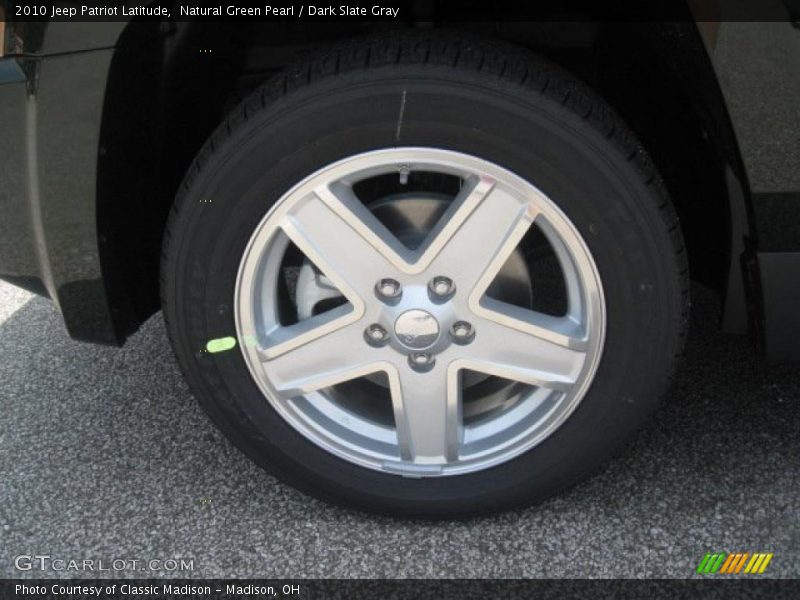 Natural Green Pearl / Dark Slate Gray 2010 Jeep Patriot Latitude