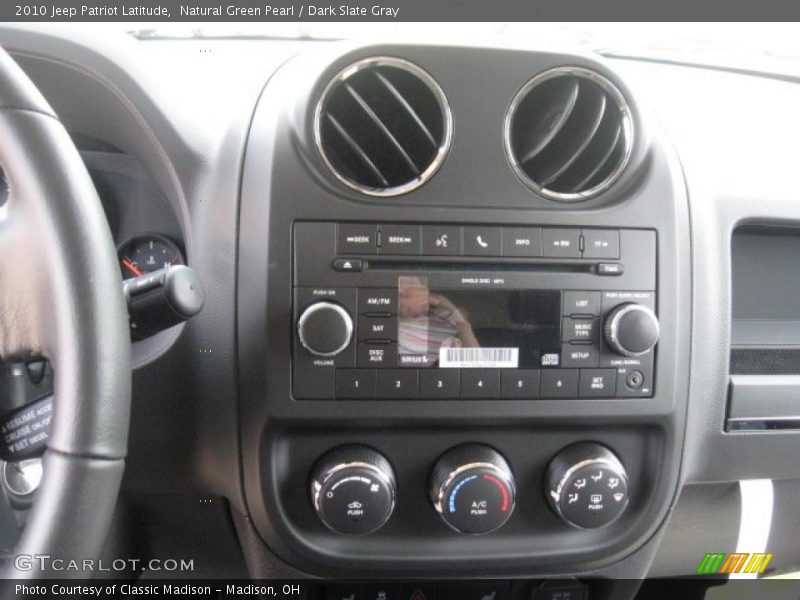 Natural Green Pearl / Dark Slate Gray 2010 Jeep Patriot Latitude