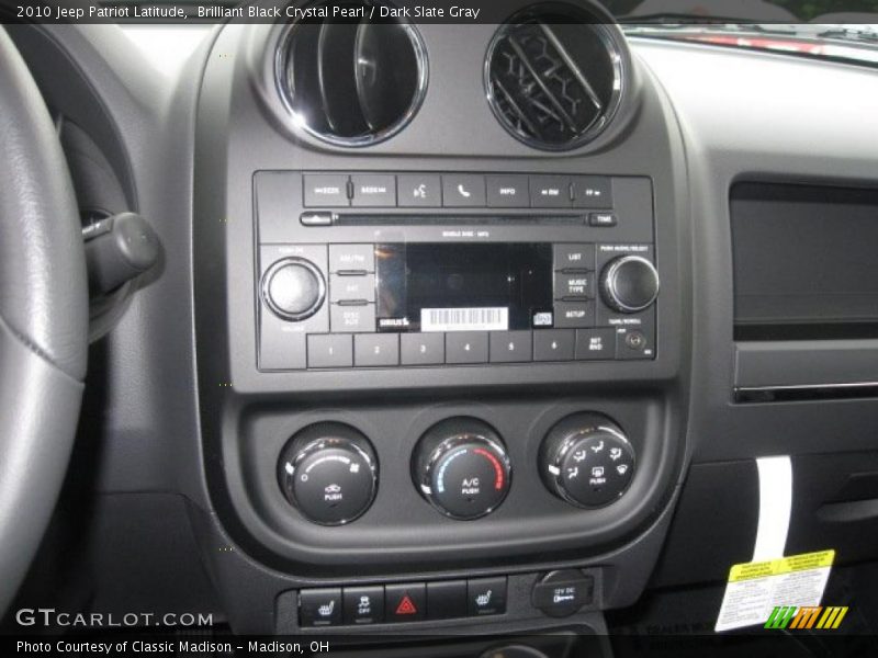 Brilliant Black Crystal Pearl / Dark Slate Gray 2010 Jeep Patriot Latitude