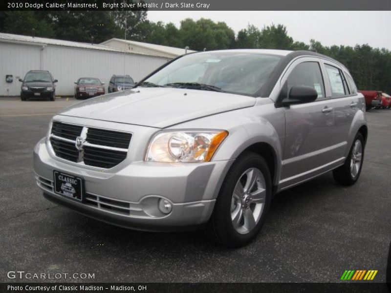 Bright Silver Metallic / Dark Slate Gray 2010 Dodge Caliber Mainstreet