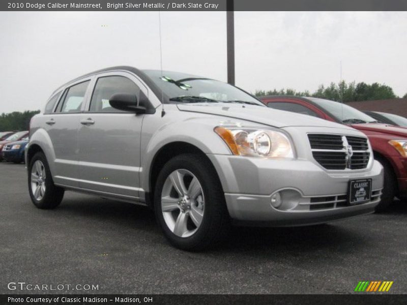 Bright Silver Metallic / Dark Slate Gray 2010 Dodge Caliber Mainstreet