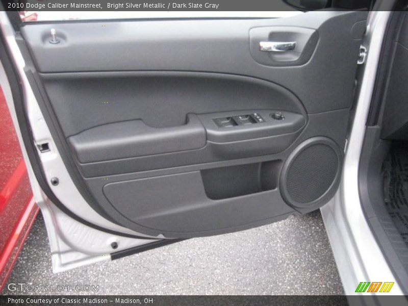 Bright Silver Metallic / Dark Slate Gray 2010 Dodge Caliber Mainstreet