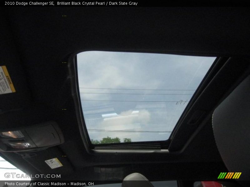 Brilliant Black Crystal Pearl / Dark Slate Gray 2010 Dodge Challenger SE