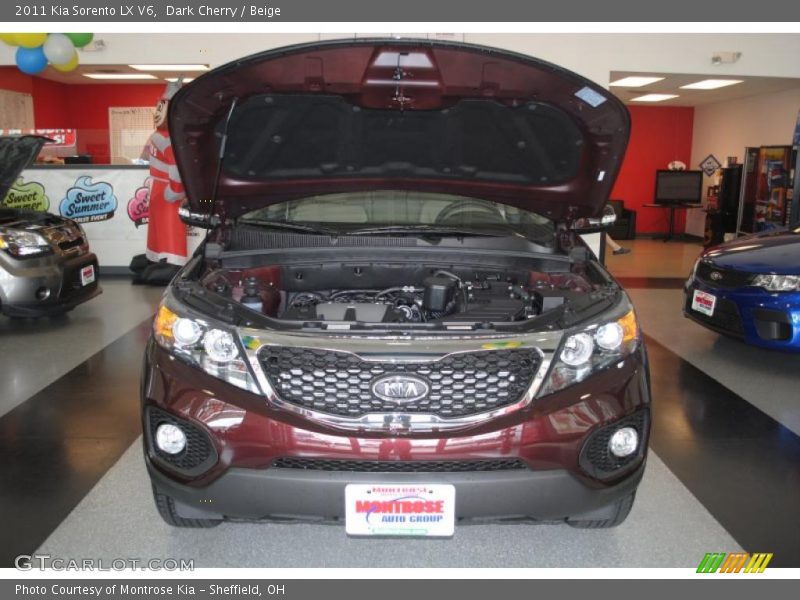 Dark Cherry / Beige 2011 Kia Sorento LX V6