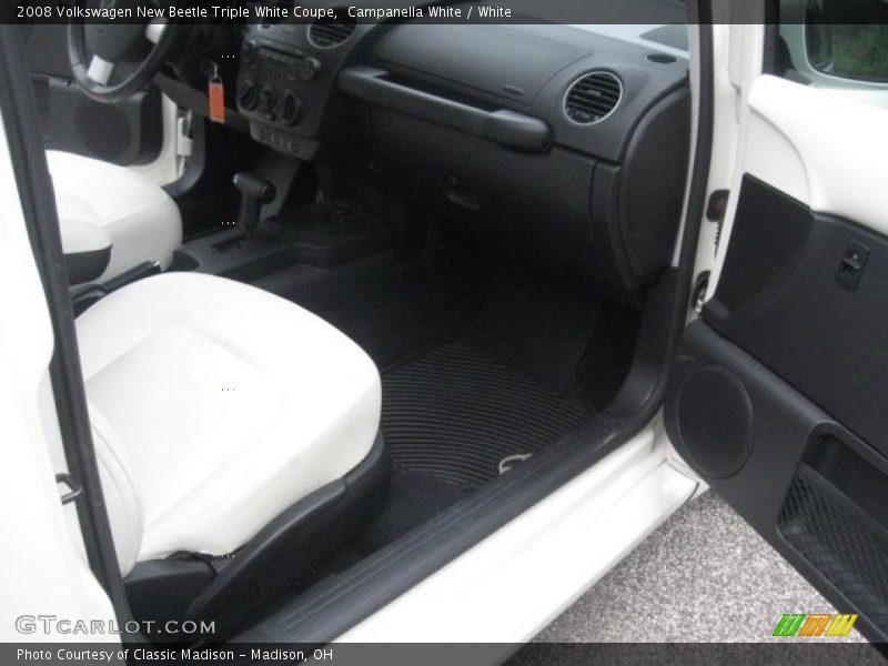 Campanella White / White 2008 Volkswagen New Beetle Triple White Coupe