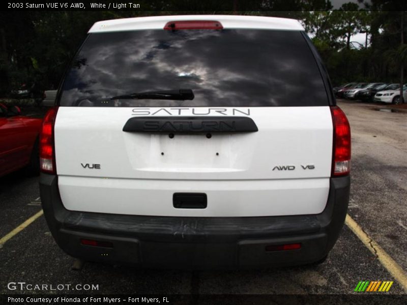 White / Light Tan 2003 Saturn VUE V6 AWD