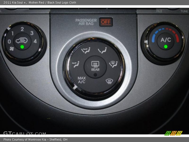 Molten Red / Black Soul Logo Cloth 2011 Kia Soul +