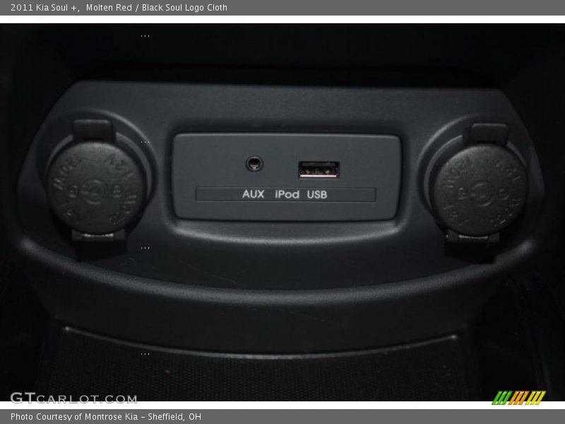 Molten Red / Black Soul Logo Cloth 2011 Kia Soul +
