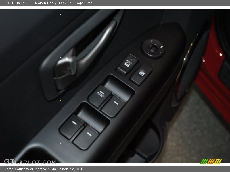 Molten Red / Black Soul Logo Cloth 2011 Kia Soul +