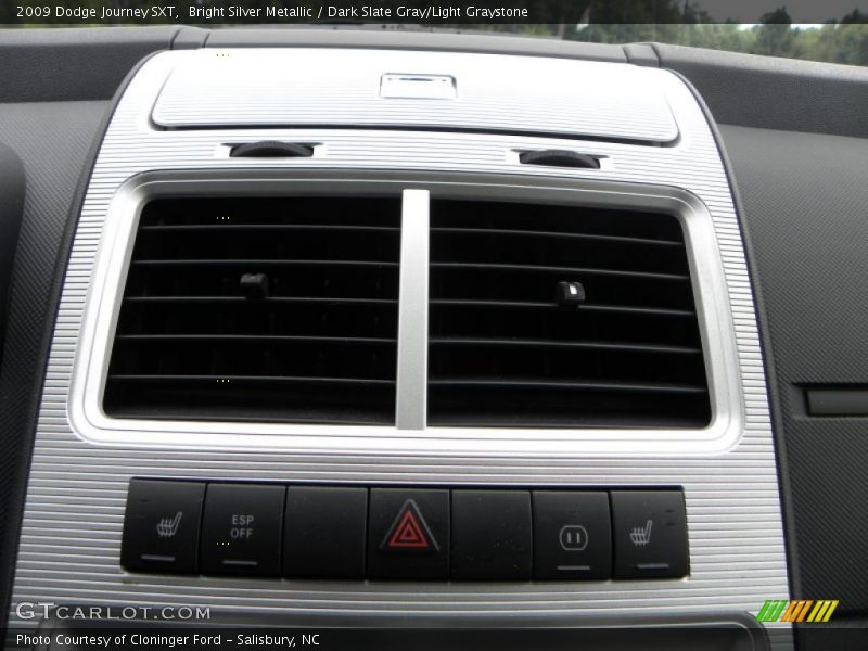 Bright Silver Metallic / Dark Slate Gray/Light Graystone 2009 Dodge Journey SXT