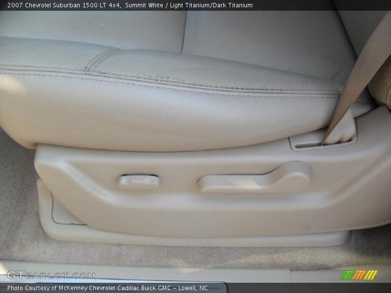 Summit White / Light Titanium/Dark Titanium 2007 Chevrolet Suburban 1500 LT 4x4