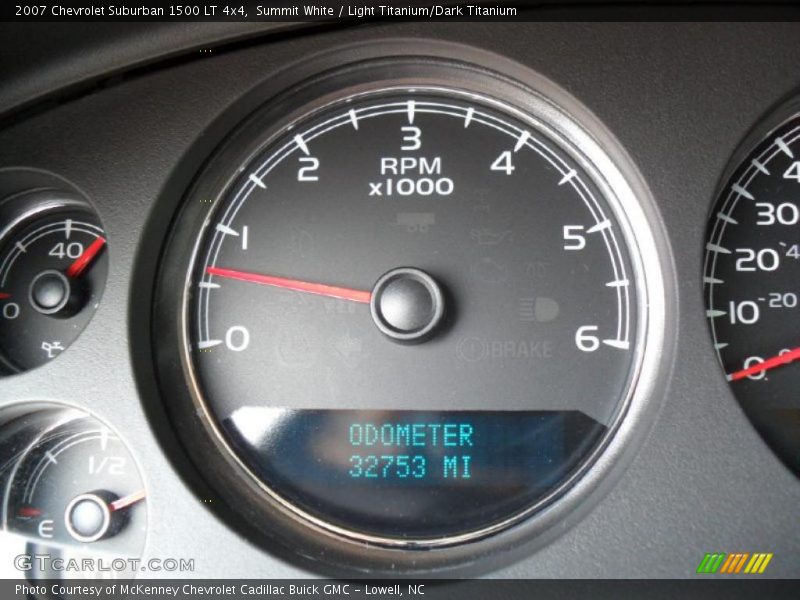Summit White / Light Titanium/Dark Titanium 2007 Chevrolet Suburban 1500 LT 4x4