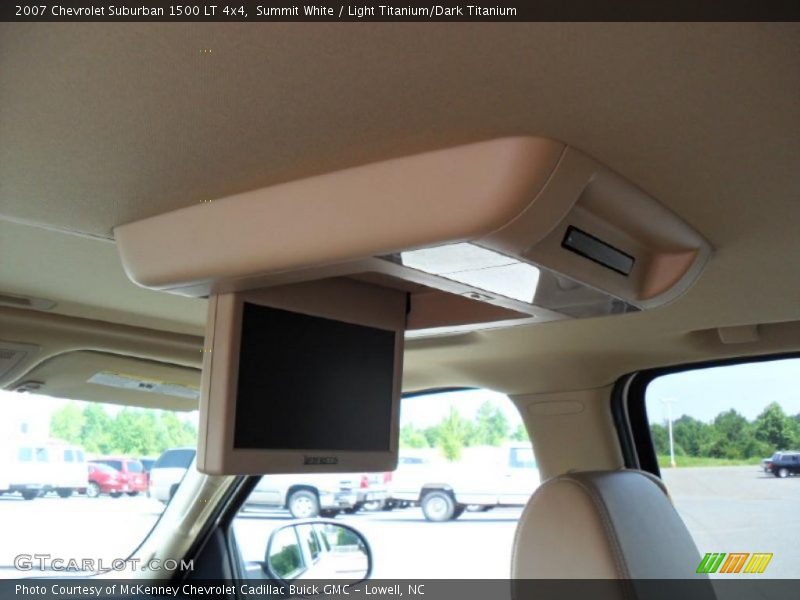 Summit White / Light Titanium/Dark Titanium 2007 Chevrolet Suburban 1500 LT 4x4