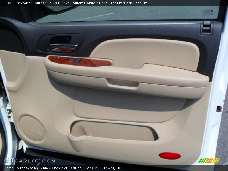 Summit White / Light Titanium/Dark Titanium 2007 Chevrolet Suburban 1500 LT 4x4
