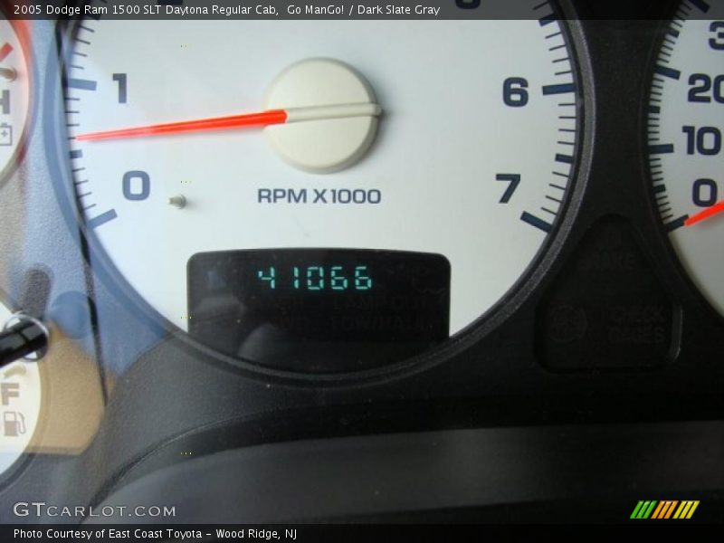 Go ManGo! / Dark Slate Gray 2005 Dodge Ram 1500 SLT Daytona Regular Cab