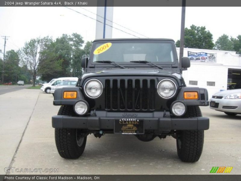 Black / Khaki 2004 Jeep Wrangler Sahara 4x4