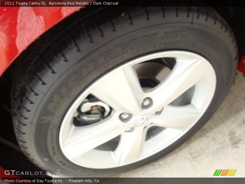 Barcelona Red Metallic / Dark Charcoal 2011 Toyota Camry SE