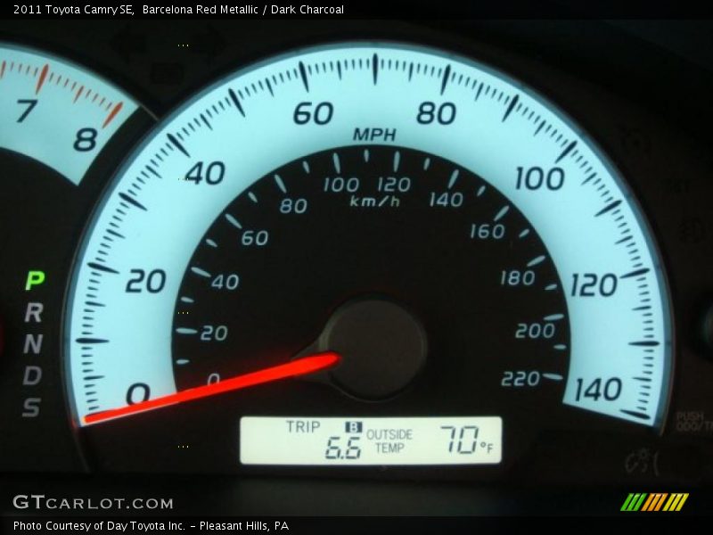 Barcelona Red Metallic / Dark Charcoal 2011 Toyota Camry SE