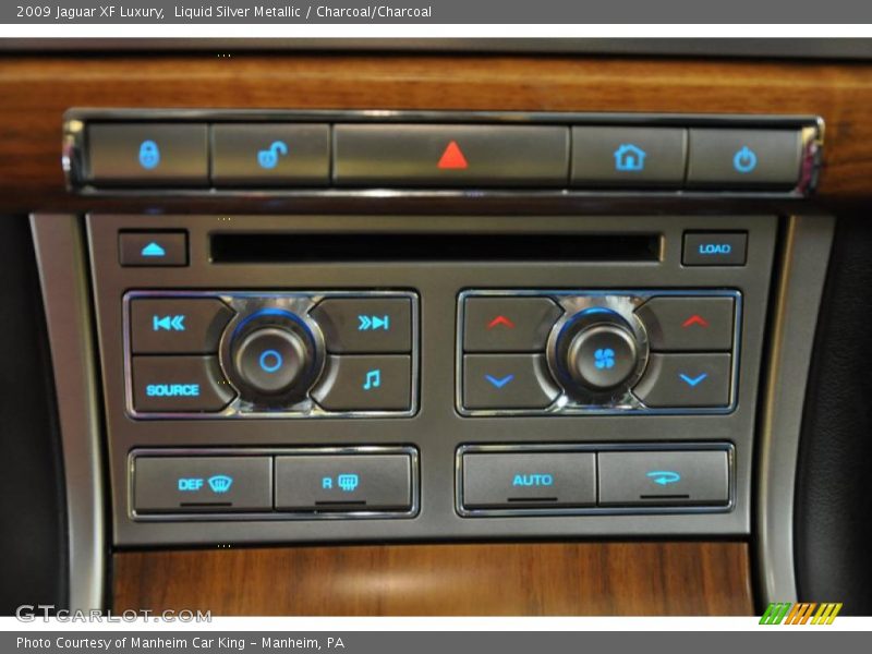 Liquid Silver Metallic / Charcoal/Charcoal 2009 Jaguar XF Luxury