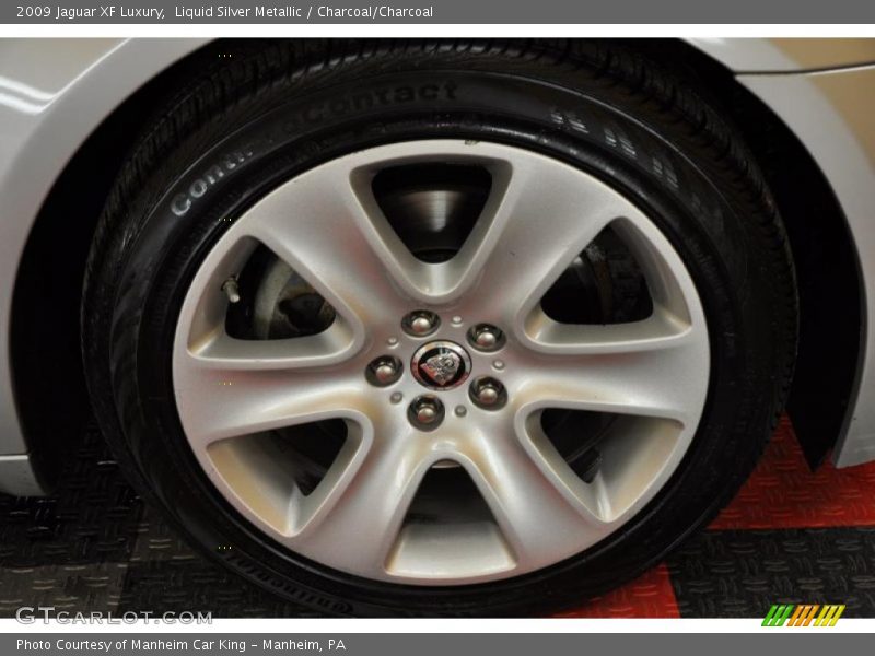 Liquid Silver Metallic / Charcoal/Charcoal 2009 Jaguar XF Luxury