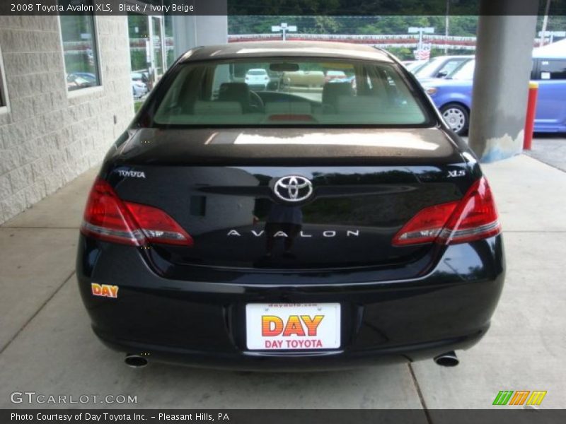 Black / Ivory Beige 2008 Toyota Avalon XLS