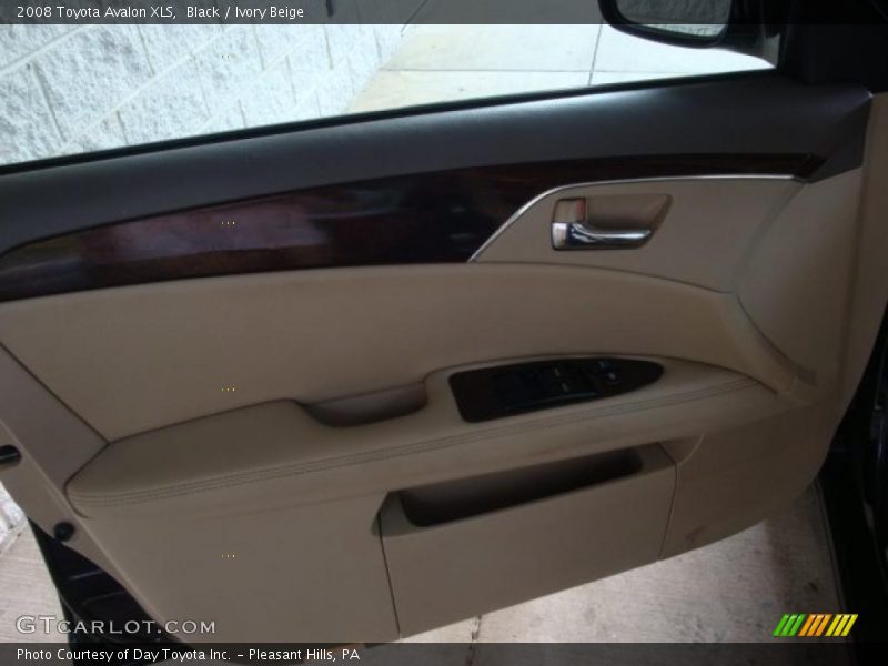 Black / Ivory Beige 2008 Toyota Avalon XLS