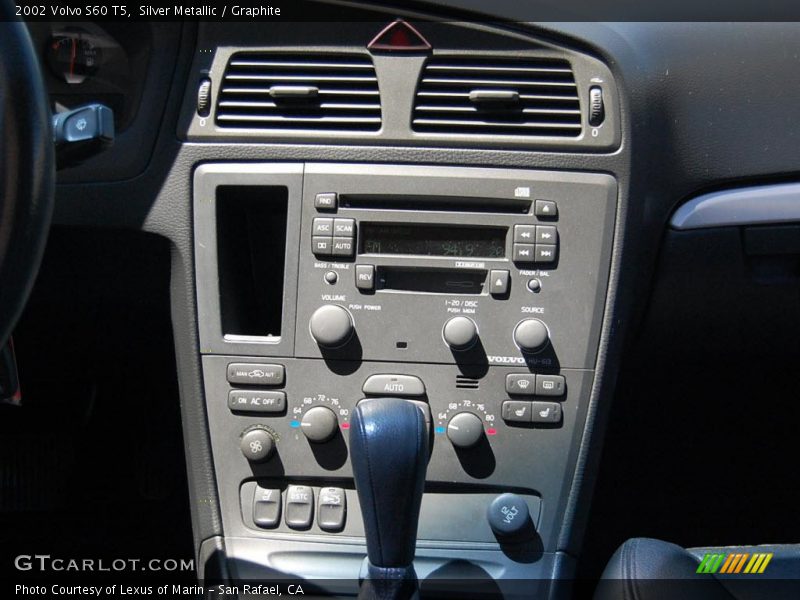 Silver Metallic / Graphite 2002 Volvo S60 T5