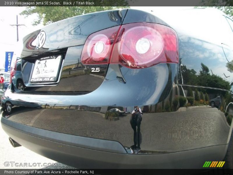 Black / Titan Black 2010 Volkswagen Jetta SE Sedan