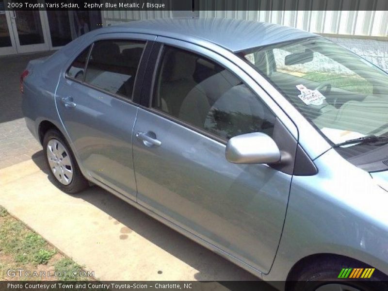 Zephyr Blue Metallic / Bisque 2009 Toyota Yaris Sedan