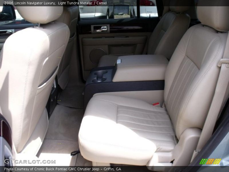 Light Tundra Metallic / Camel 2006 Lincoln Navigator Luxury
