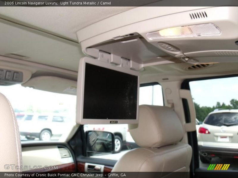 Light Tundra Metallic / Camel 2006 Lincoln Navigator Luxury