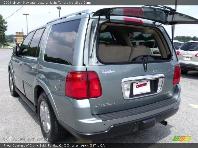 Light Tundra Metallic / Camel 2006 Lincoln Navigator Luxury