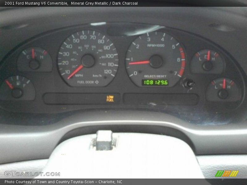 Mineral Grey Metallic / Dark Charcoal 2001 Ford Mustang V6 Convertible