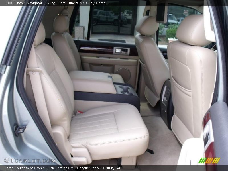 Light Tundra Metallic / Camel 2006 Lincoln Navigator Luxury