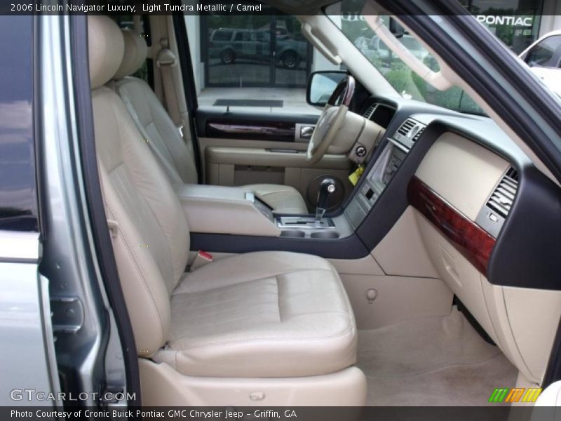 Light Tundra Metallic / Camel 2006 Lincoln Navigator Luxury