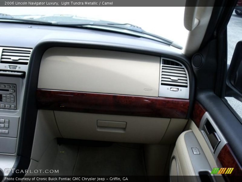 Light Tundra Metallic / Camel 2006 Lincoln Navigator Luxury