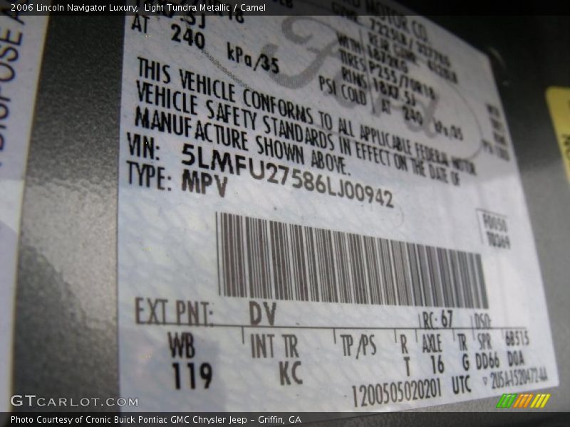 Light Tundra Metallic / Camel 2006 Lincoln Navigator Luxury