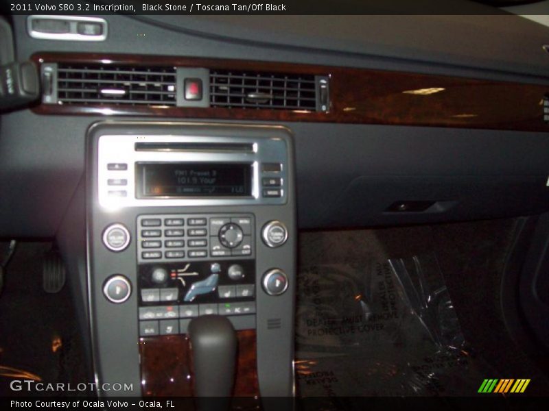 Black Stone / Toscana Tan/Off Black 2011 Volvo S80 3.2 Inscription