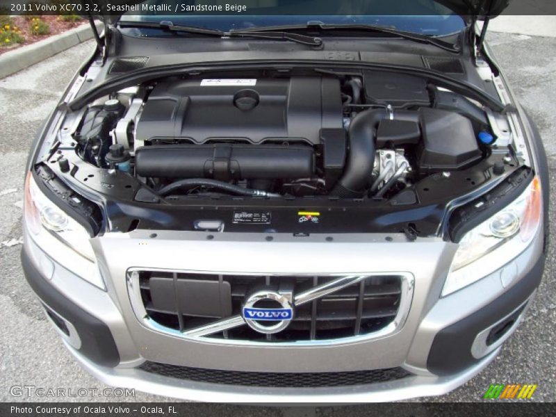 Seashell Metallic / Sandstone Beige 2011 Volvo XC70 3.2