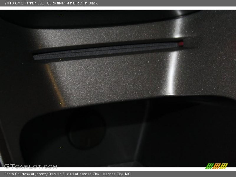 Quicksilver Metallic / Jet Black 2010 GMC Terrain SLE
