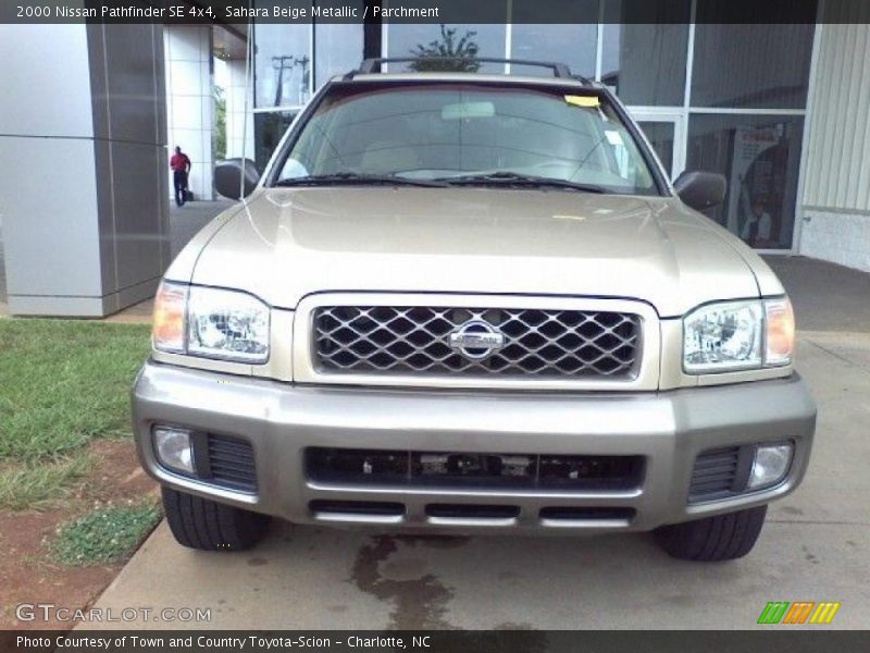 Sahara Beige Metallic / Parchment 2000 Nissan Pathfinder SE 4x4
