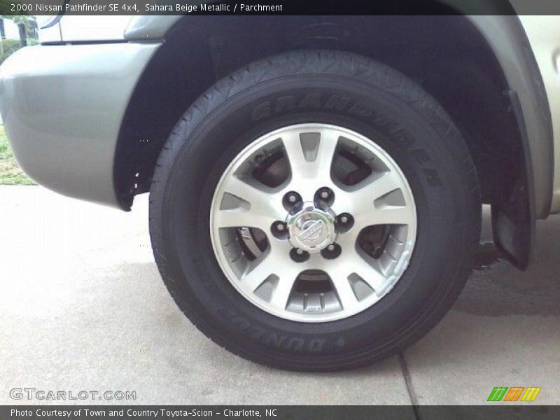 Sahara Beige Metallic / Parchment 2000 Nissan Pathfinder SE 4x4