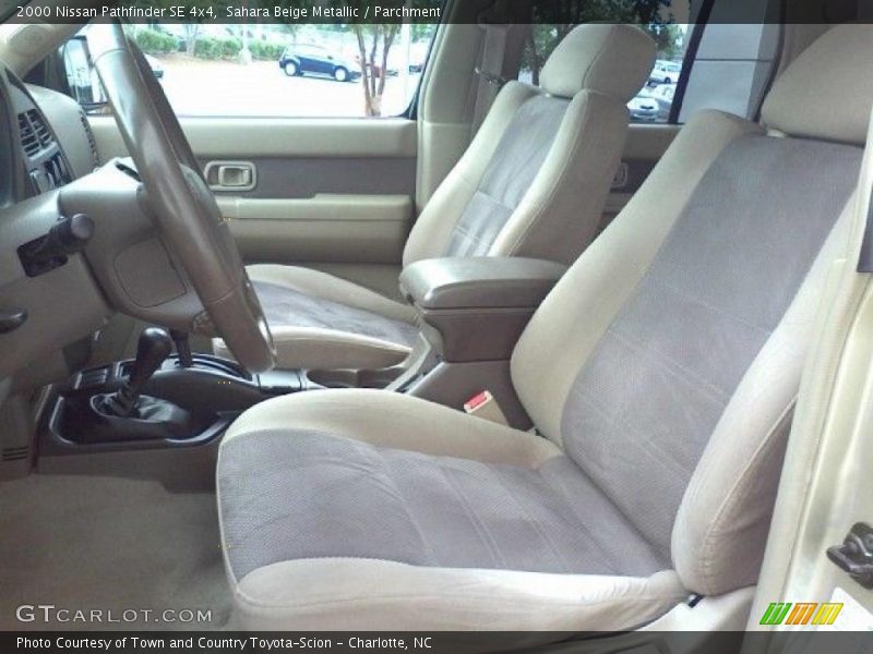 Sahara Beige Metallic / Parchment 2000 Nissan Pathfinder SE 4x4