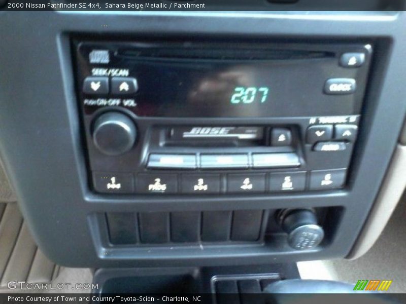 Sahara Beige Metallic / Parchment 2000 Nissan Pathfinder SE 4x4
