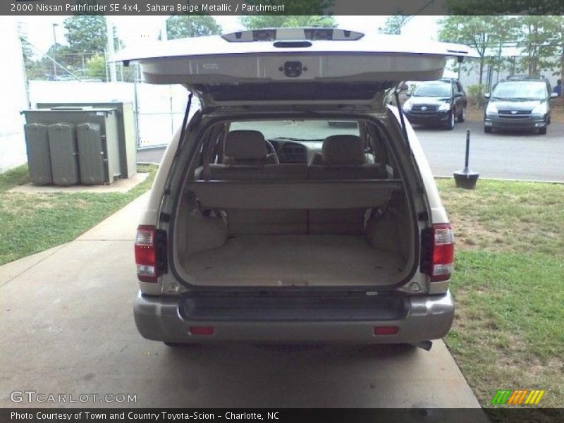 Sahara Beige Metallic / Parchment 2000 Nissan Pathfinder SE 4x4