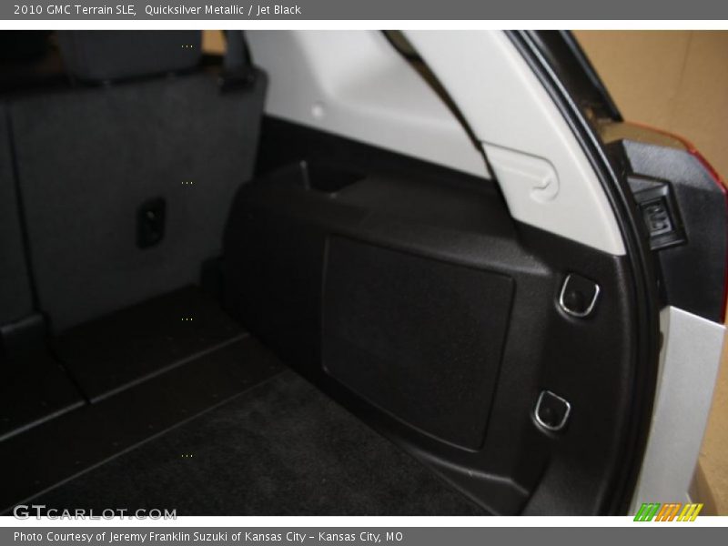 Quicksilver Metallic / Jet Black 2010 GMC Terrain SLE