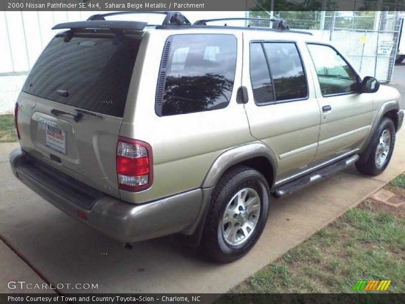 Sahara Beige Metallic / Parchment 2000 Nissan Pathfinder SE 4x4
