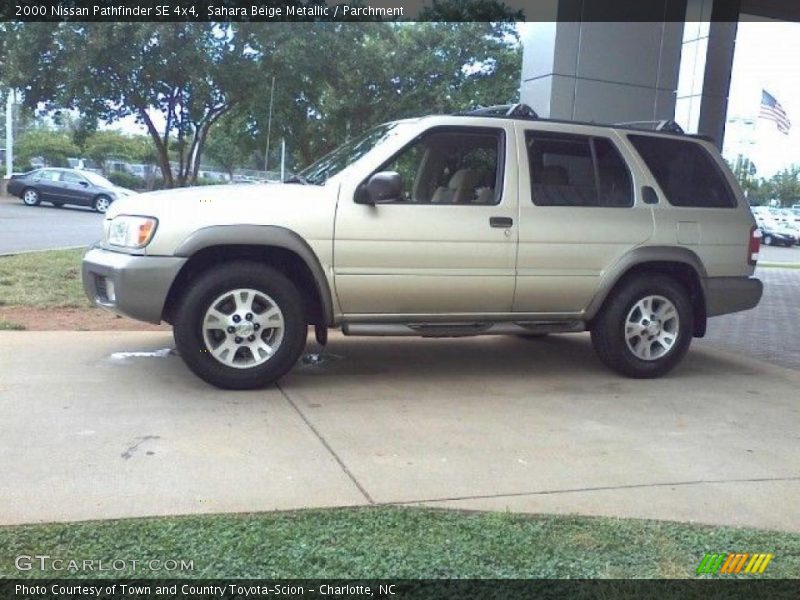 Sahara Beige Metallic / Parchment 2000 Nissan Pathfinder SE 4x4