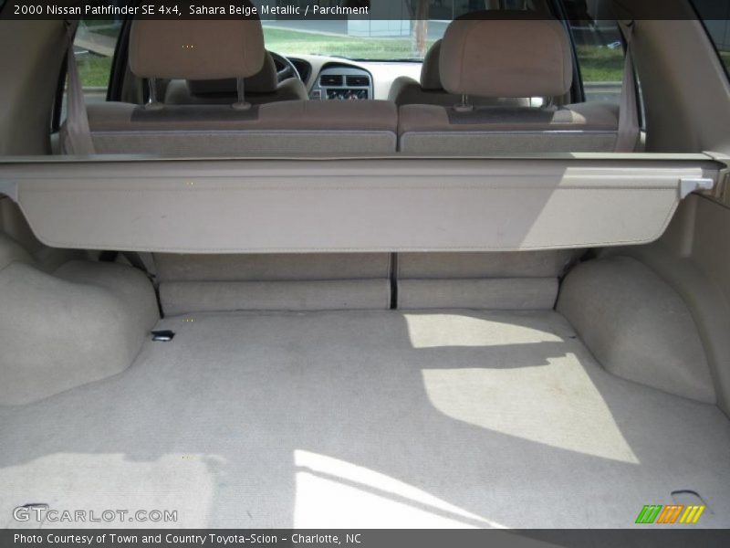 Sahara Beige Metallic / Parchment 2000 Nissan Pathfinder SE 4x4